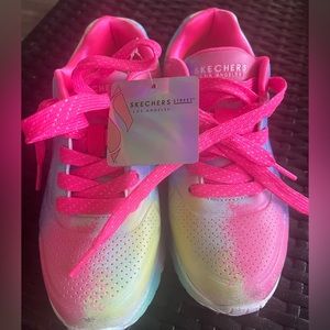 Girl’s Skechers Sneakers Size 13.5